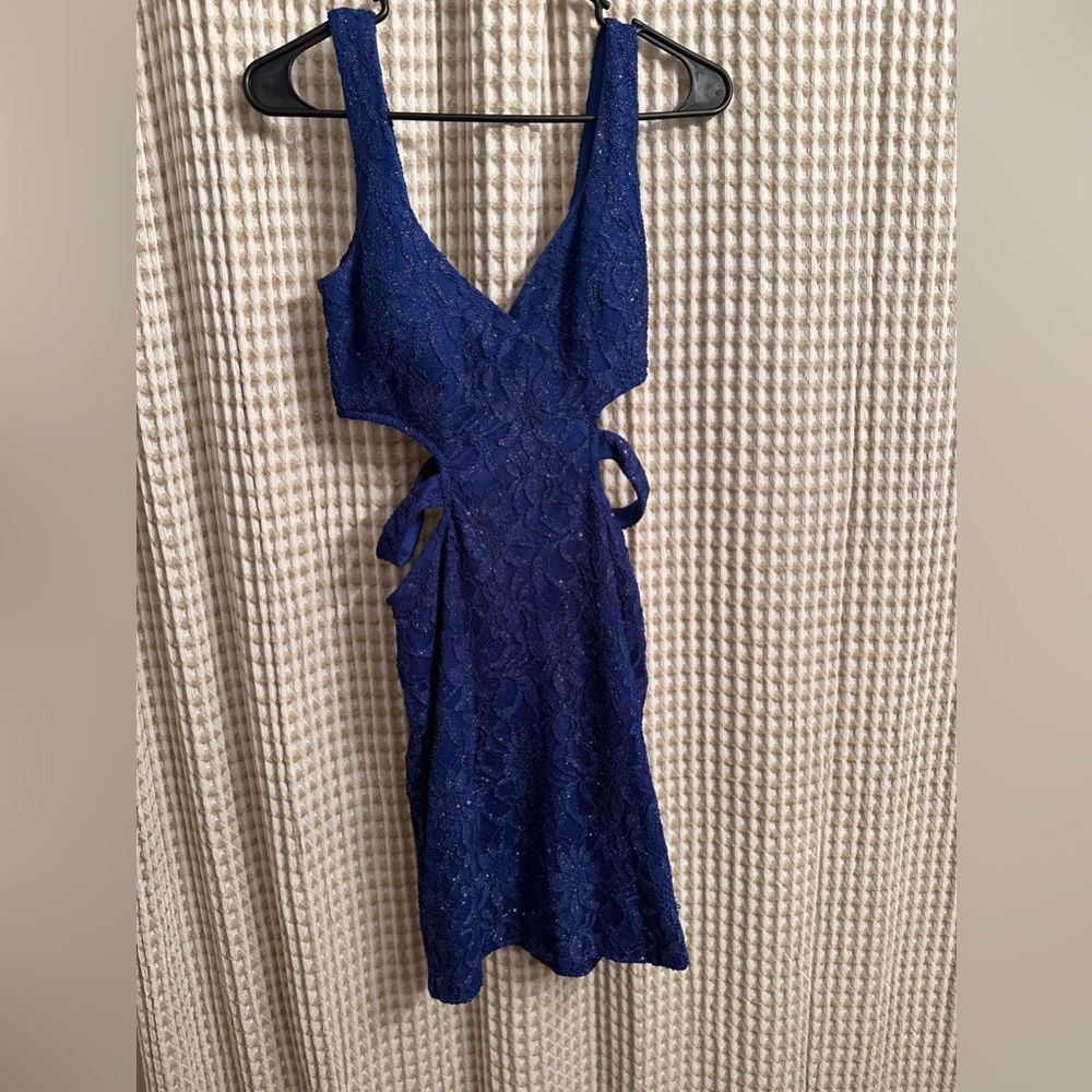 Blue Sleeveless Lace and Glittery Dress